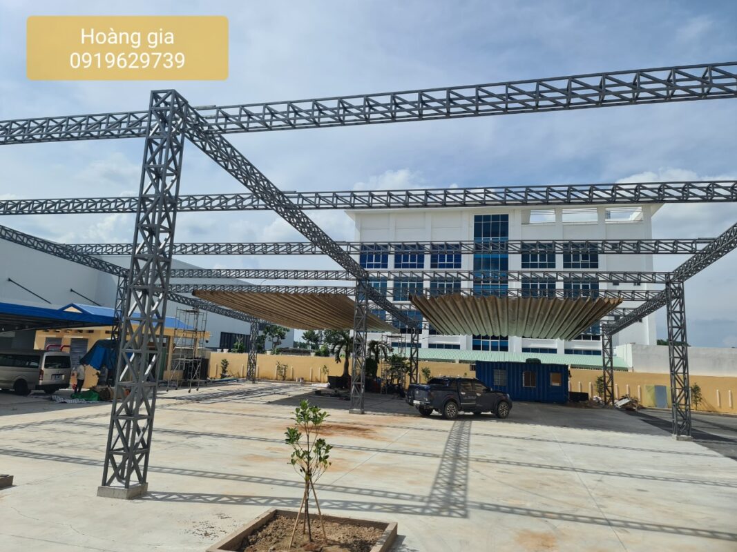 mai-hien-di-dong-truong-hoc