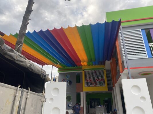 thi-cong-mai-hien-di-dong